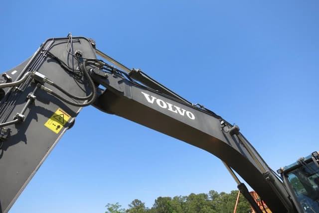 Image of Volvo EC300EL equipment image 4
