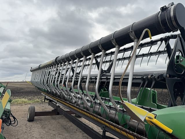 Image of John Deere 630F equipment image 4