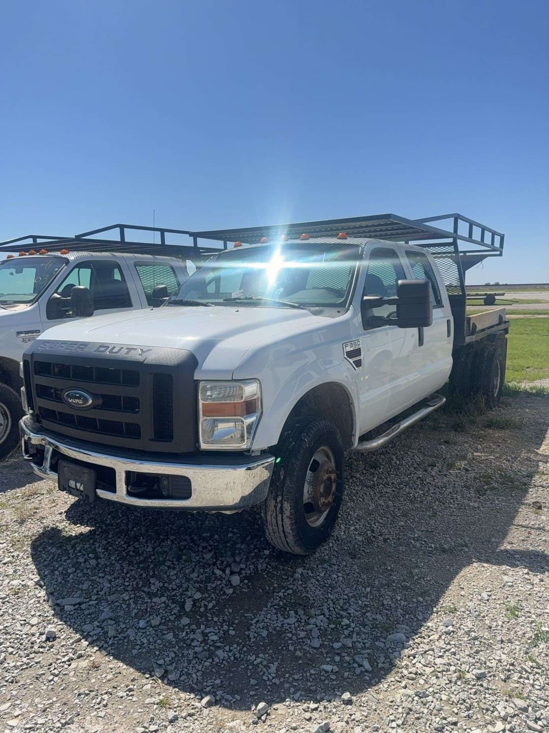 Image of Ford F-350 Primary image