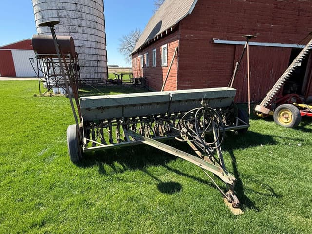 Image of John Deere Van Brunt equipment image 3
