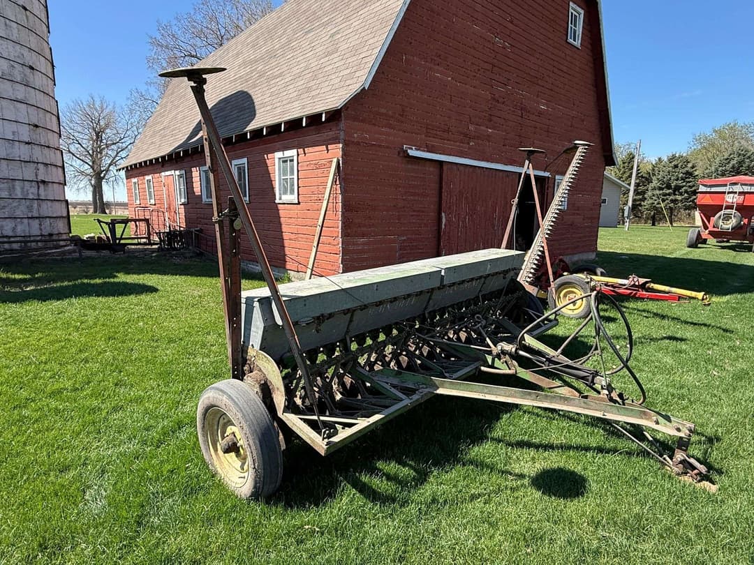 Image of John Deere Van Brunt Primary image
