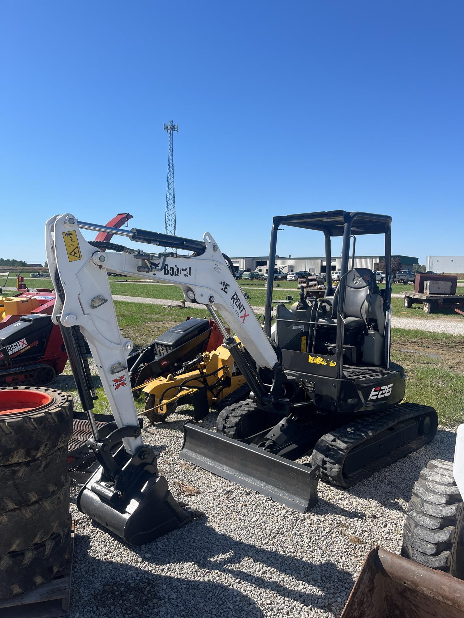 Main image Bobcat E26
