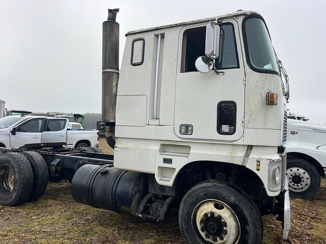 Image of Ford 9000 equipment image 3