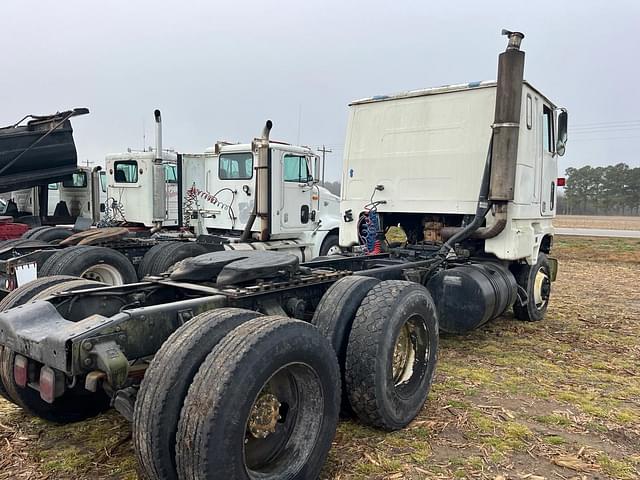 Image of Ford 9000 equipment image 4