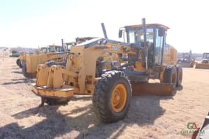 2012 John Deere 670G Image