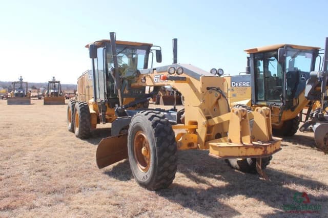 Image of John Deere 670G equipment image 1