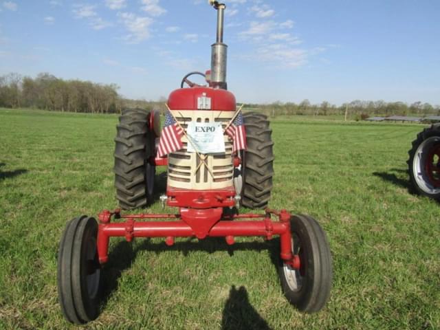 Image of Farmall 450 equipment image 2
