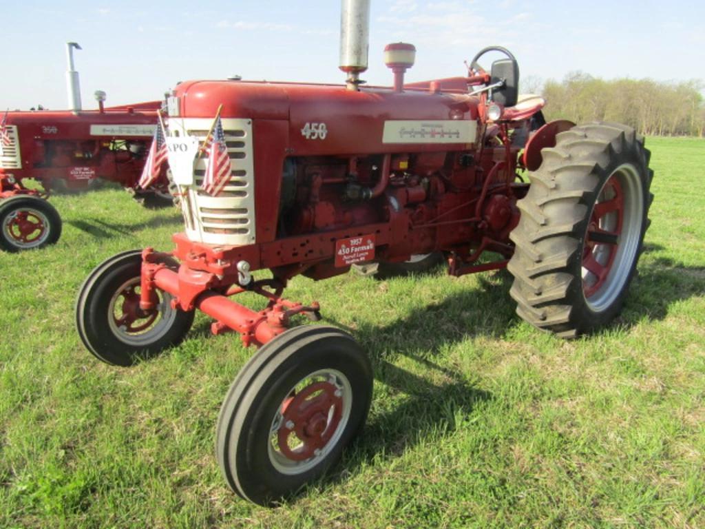 Image of Farmall 450 Primary image