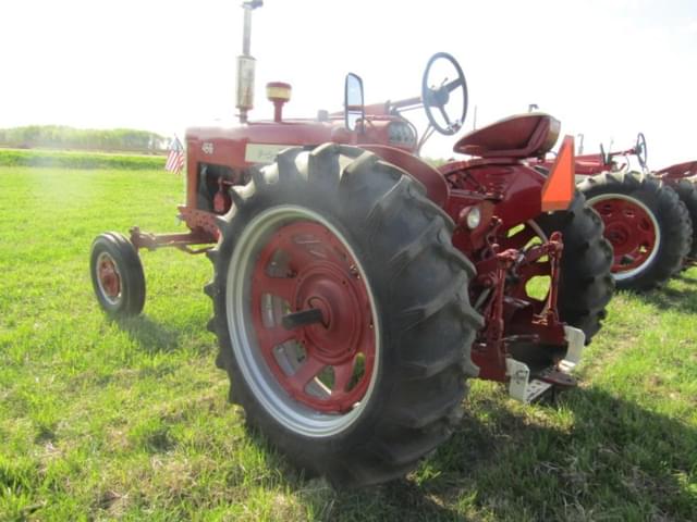 Image of Farmall 450 equipment image 3