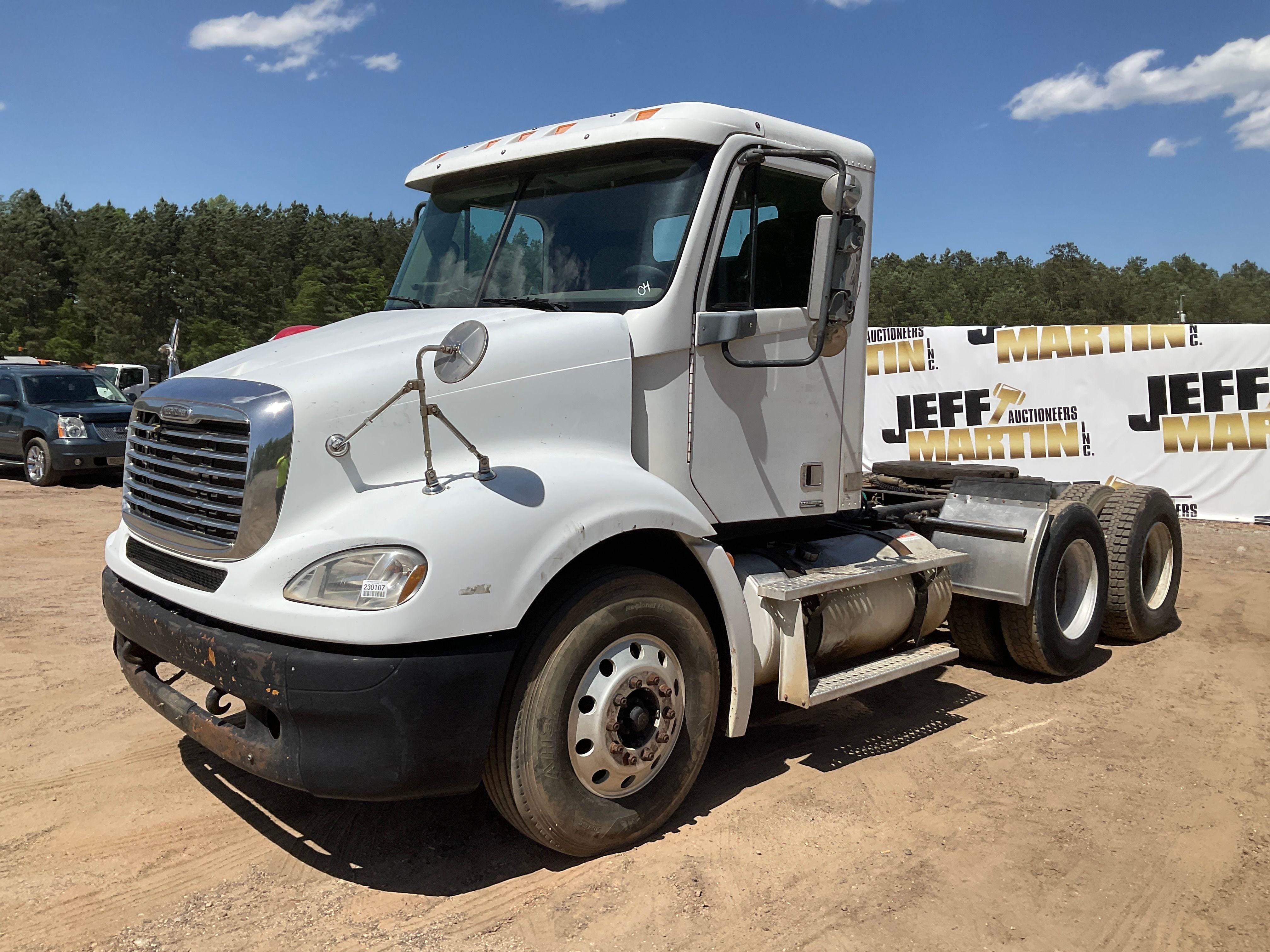 Main image Freightliner Columbia