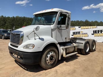 Main image Freightliner Columbia