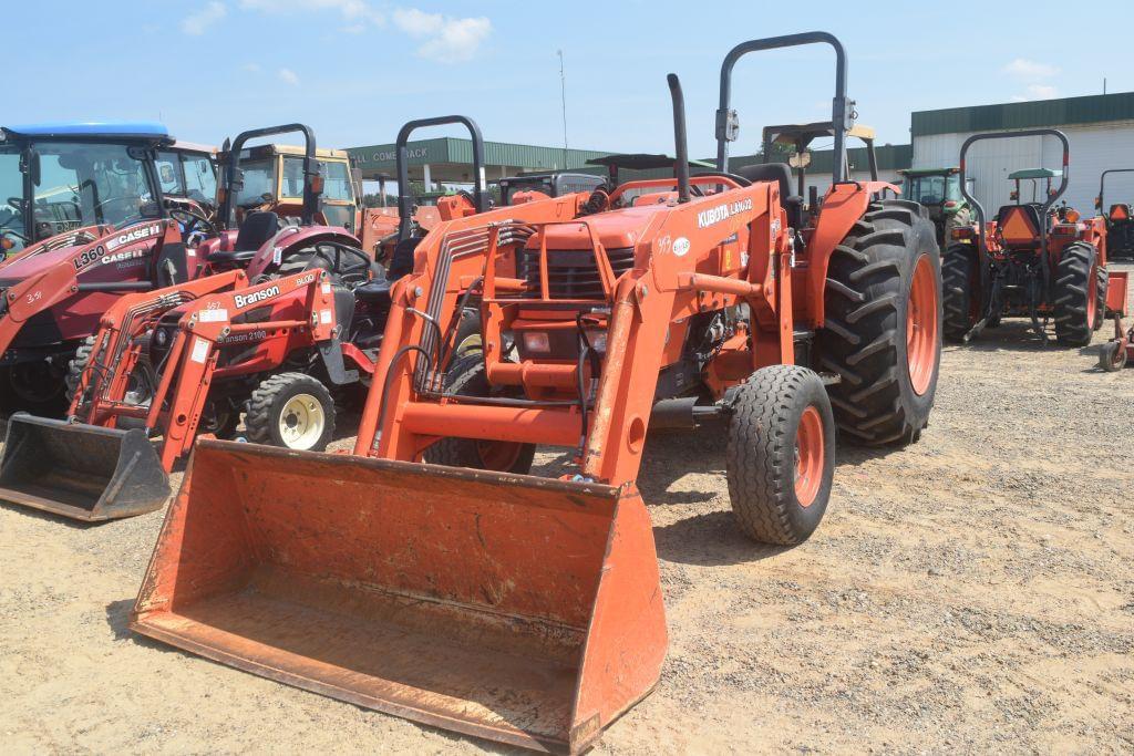 Image of Kubota M6800 Primary image