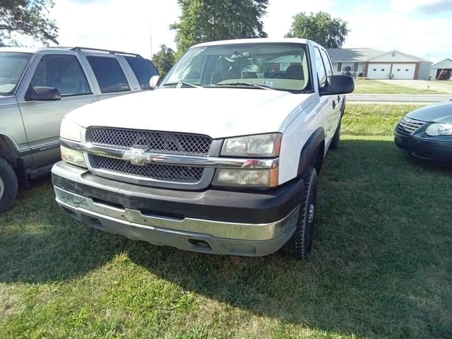 Image of Chevrolet 2500HD equipment image 3