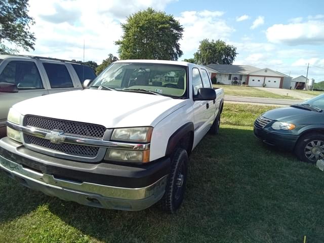 Image of Chevrolet 2500HD equipment image 4