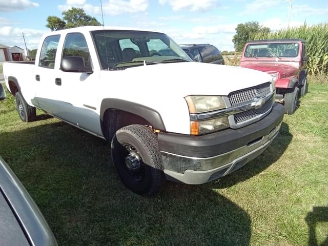 Image of Chevrolet 2500HD equipment image 1