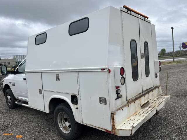 Image of Dodge Ram 3500 equipment image 2