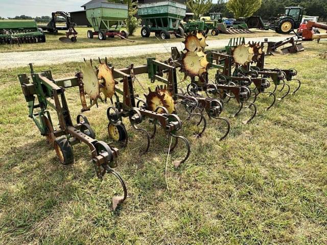 Image of John Deere 825 equipment image 3