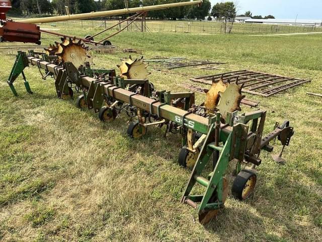 Image of John Deere 825 equipment image 2