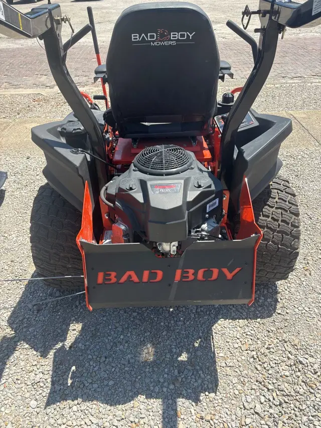Image of Bad Boy Maverick equipment image 3