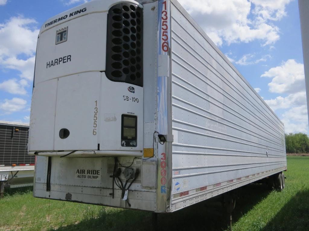 2003 Utility 3000R Equipment Image0