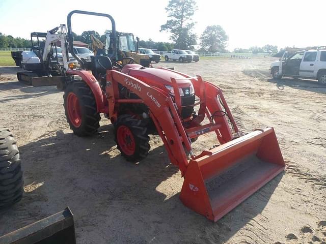 Image of Kubota L3301D equipment image 1