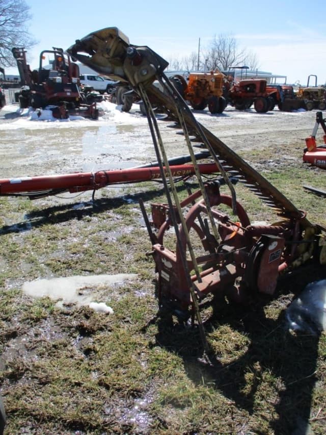 Image of New Holland 451 equipment image 4