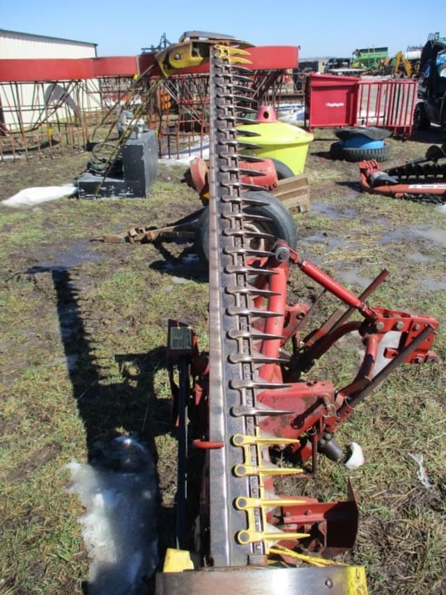 Image of New Holland 451 equipment image 3