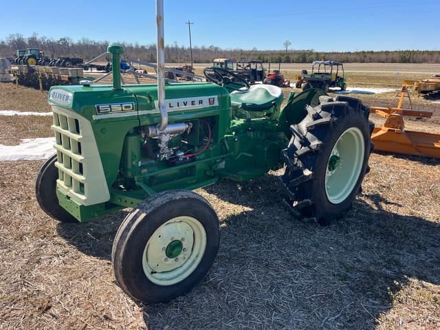 Image of Oliver 550 equipment image 1