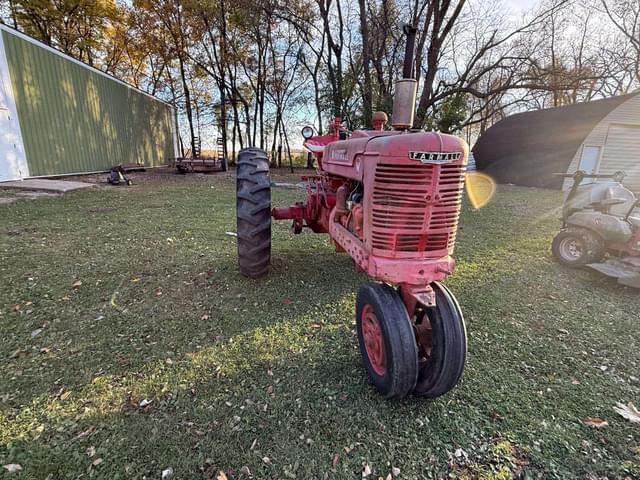 Image of Farmall M equipment image 1