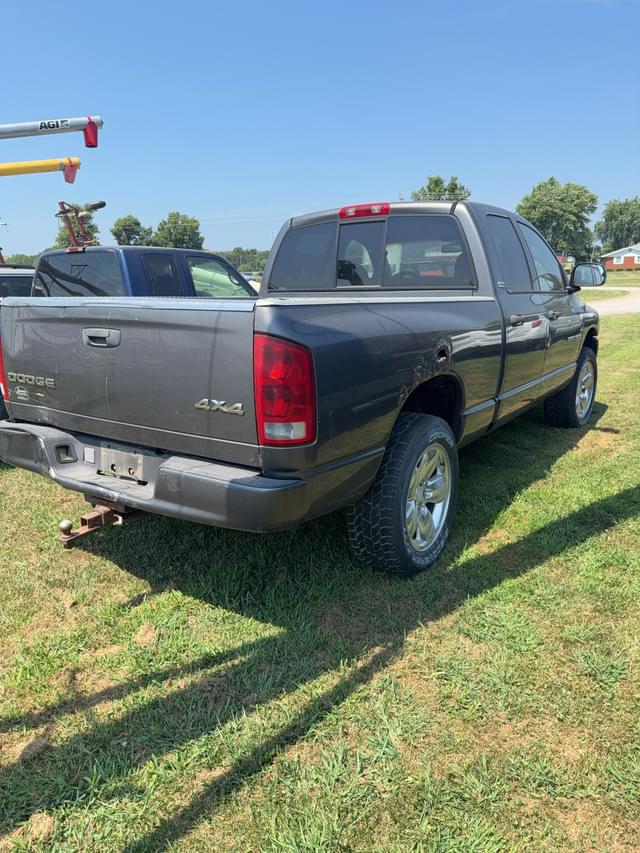 Image of Dodge Ram 1500 equipment image 2
