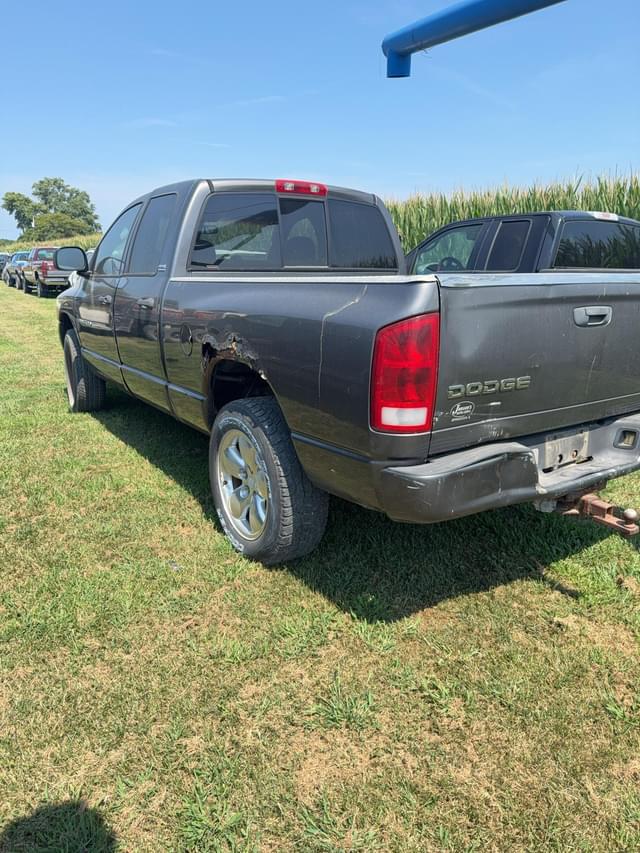 Image of Dodge Ram 1500 equipment image 3