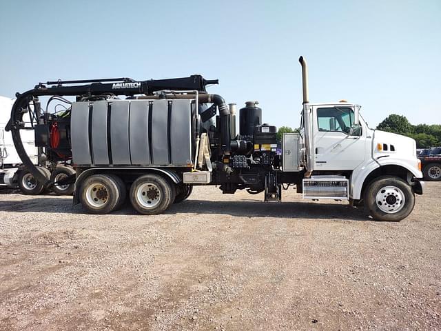 Image of Sterling L7500 equipment image 3
