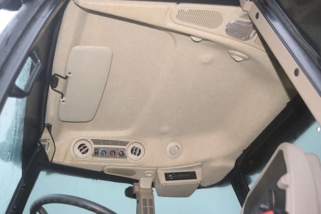 Image of John Deere 6105E equipment image 4