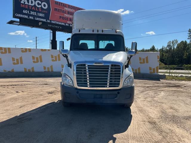 Image of Freightliner Cascadia equipment image 1