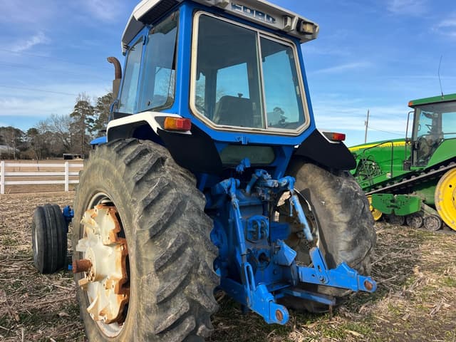 Image of Ford TW-25 equipment image 3