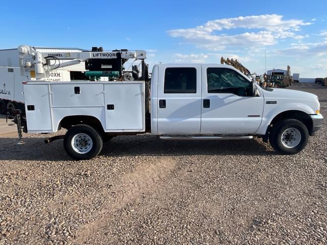 Image of Ford F-350 equipment image 3