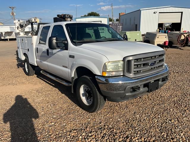 Image of Ford F-350 equipment image 2