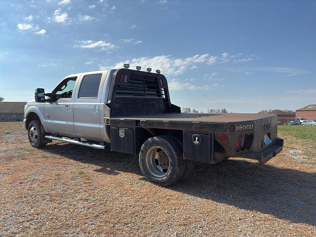 Image of Ford F-350 equipment image 2