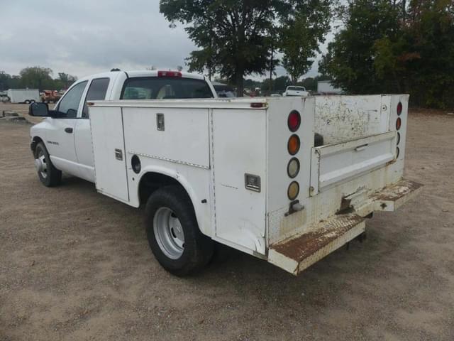 Image of Dodge Ram 3500 equipment image 3
