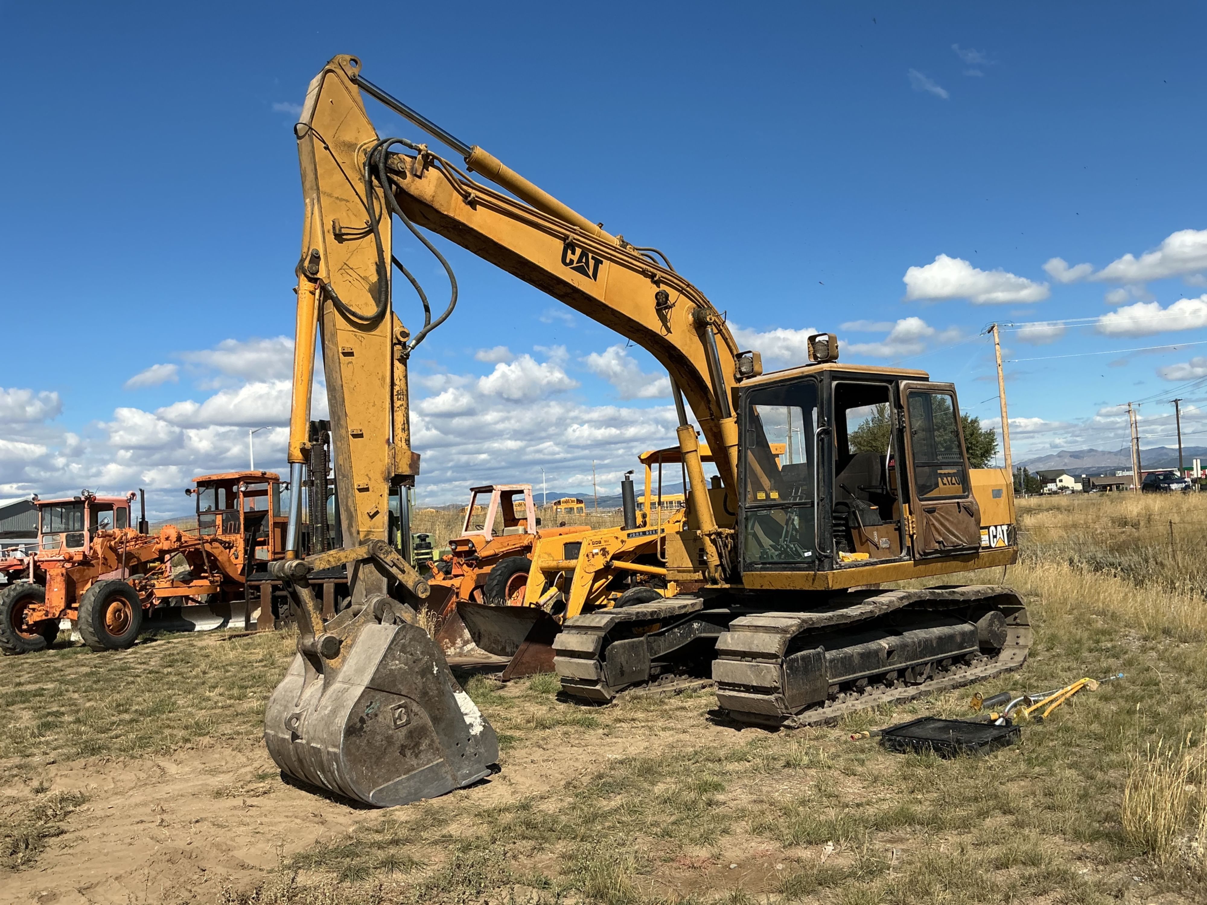 Caterpillar E120B Equipment Image0