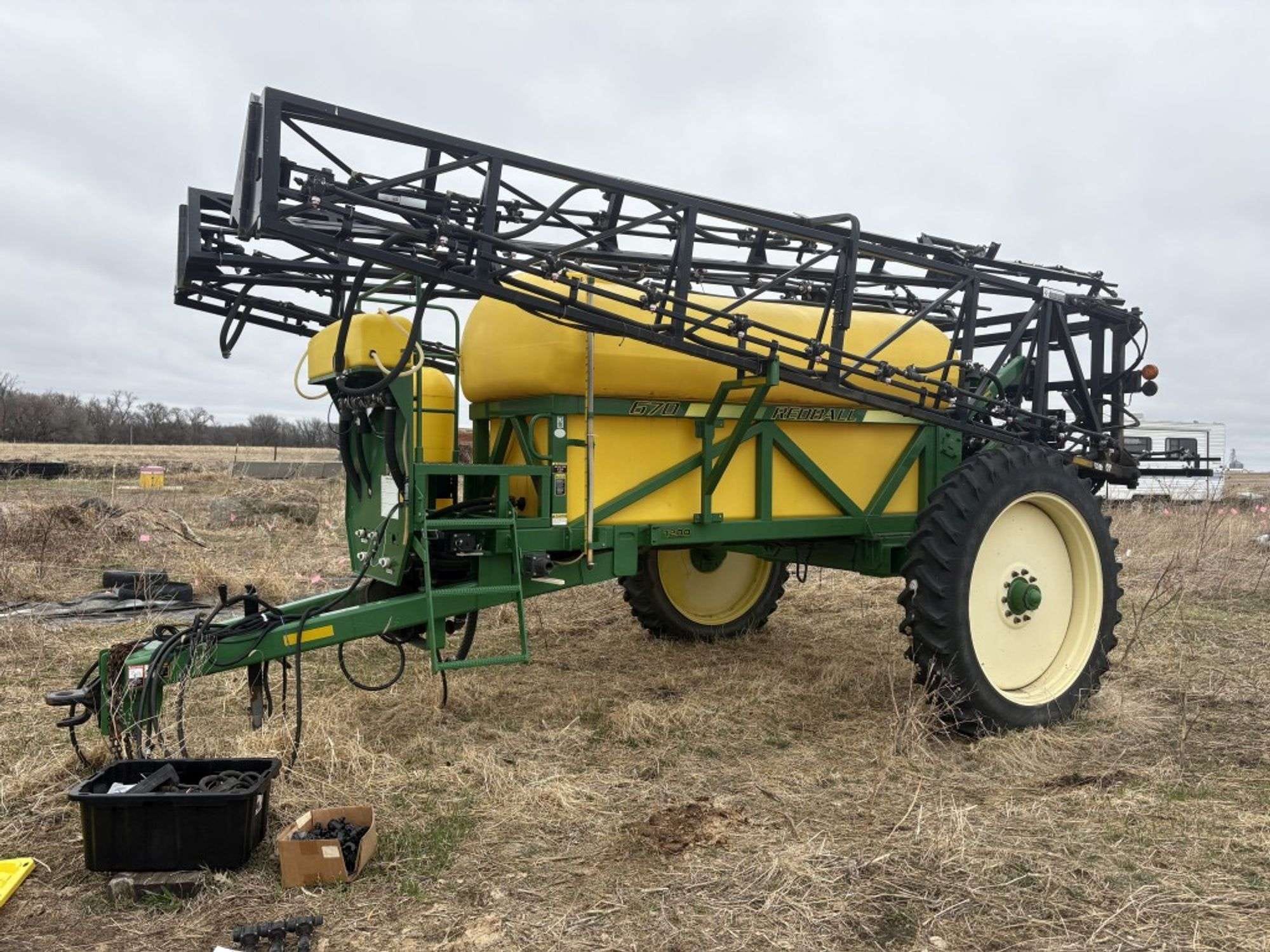 Redball 670 Equipment Image0