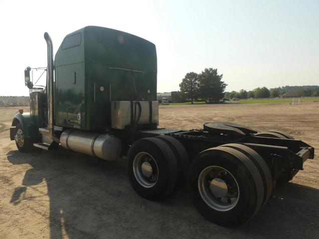 Image of Kenworth W900 equipment image 3