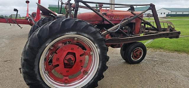 Image of Farmall M equipment image 4