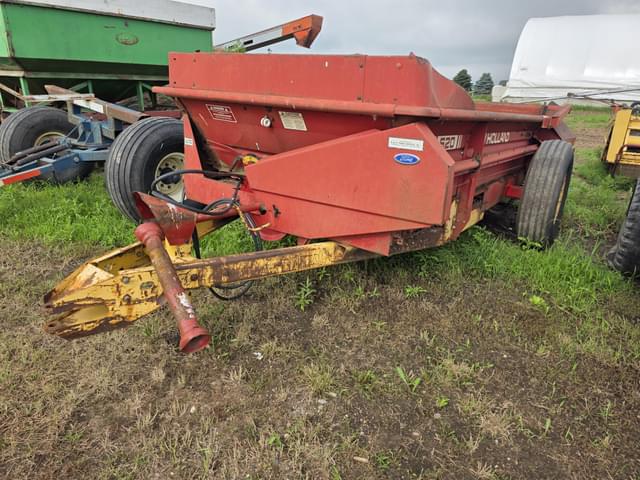 Image of New Holland 520 equipment image 2