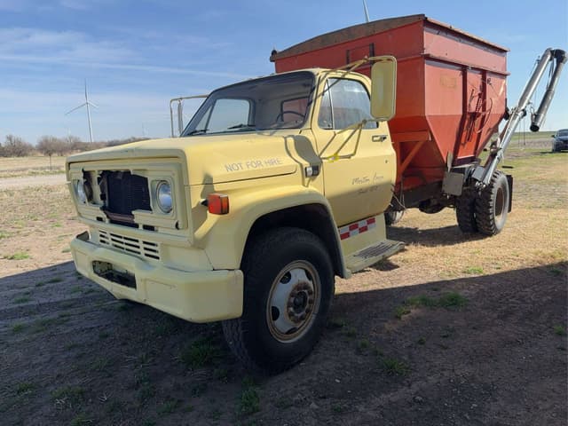 Image of Chevrolet C60 equipment image 1