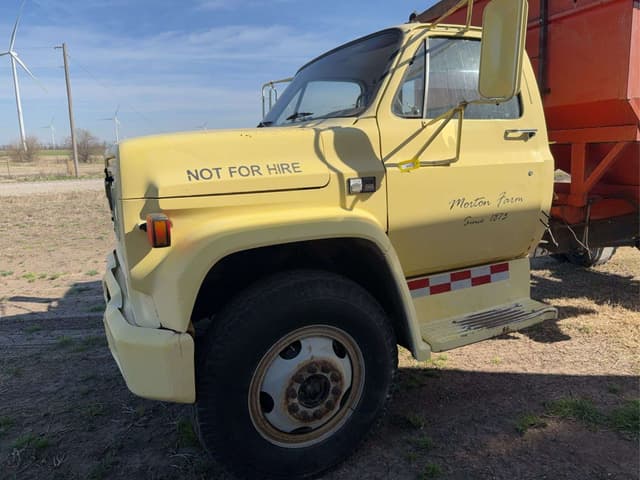 Image of Chevrolet C60 equipment image 2