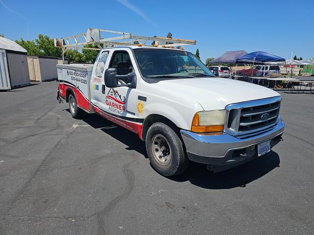 Image of Ford F-350 equipment image 3