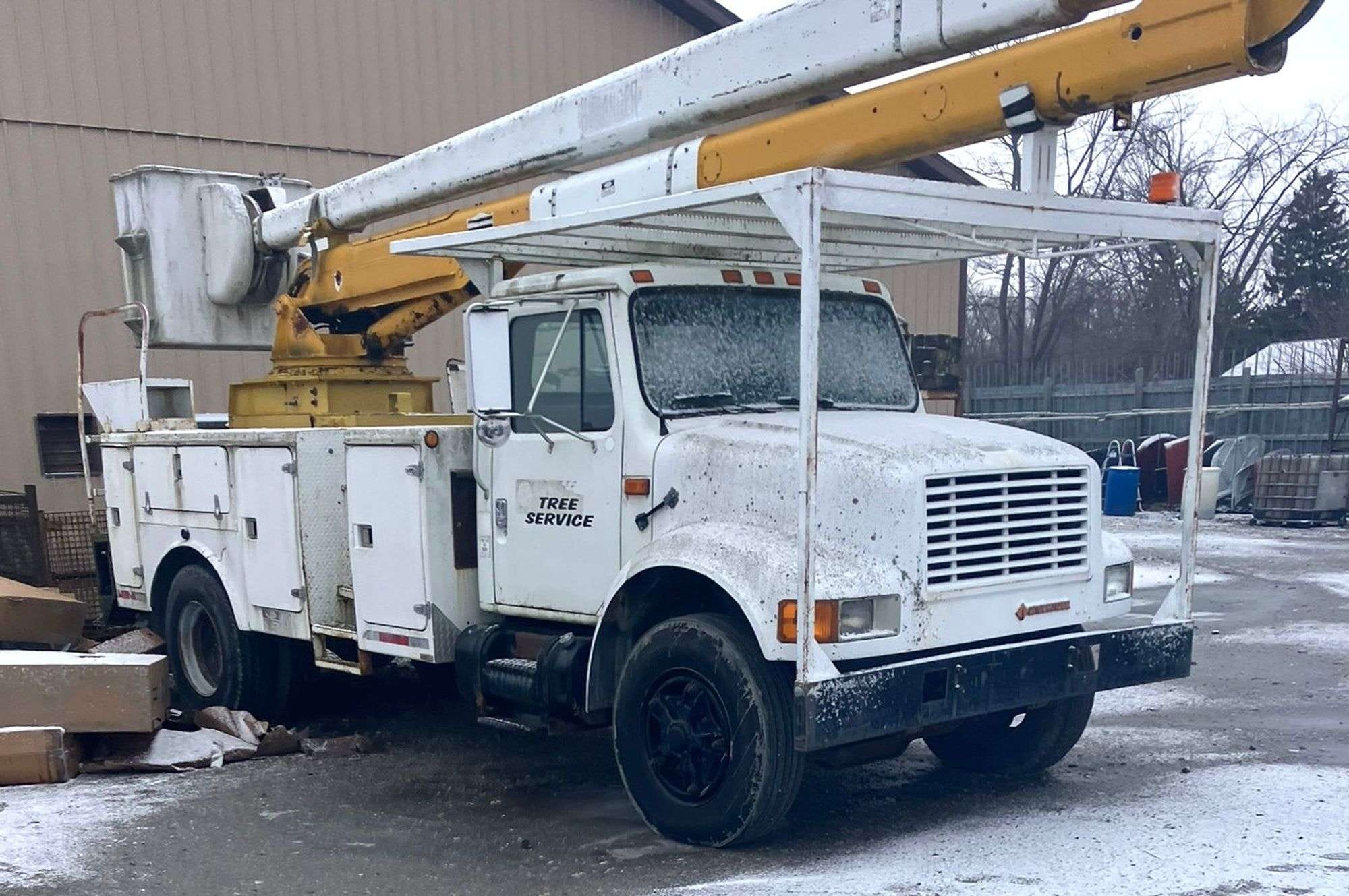 1990 International 4200 Equipment Image0