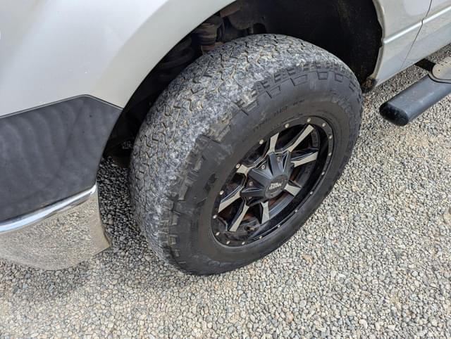 Image of Ford F-150 equipment image 2