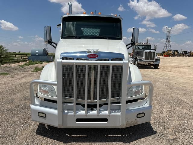 Image of Peterbilt 579 equipment image 1